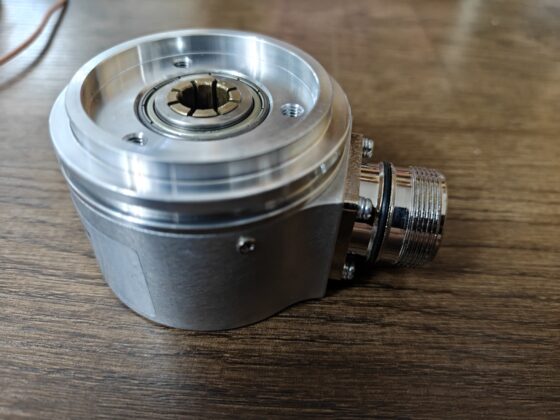 BHT 16.24A5000 / 403622, 403622 is Baumer original part‑number, blind hollow‑shaft optical incremental encoder, 5000 PPR resolution.