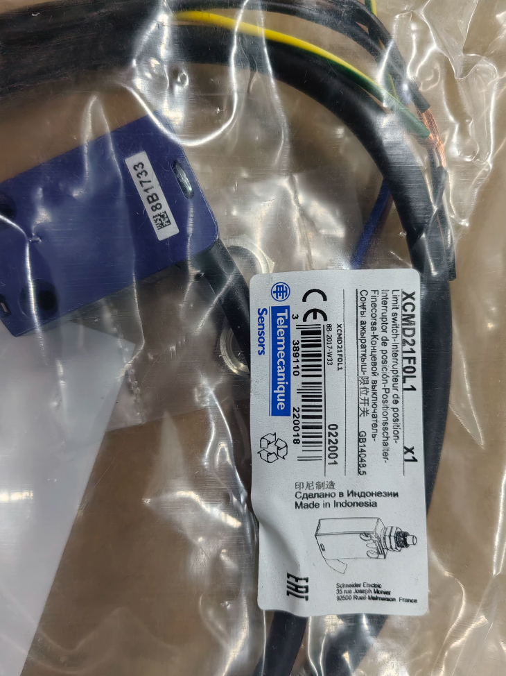 Schneider XCMN21F0L1 Miniature Limit Switch