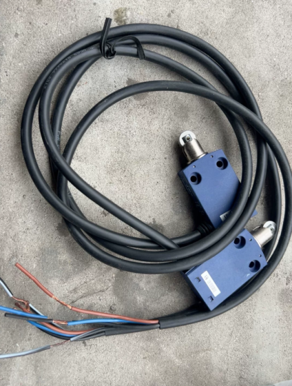 Schneider XCMN21F0L1 Miniature Limit Switch