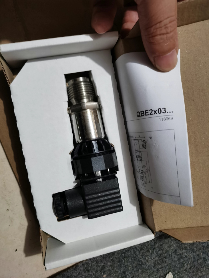 Siemens QBE2003-P1 Pressure Sensor