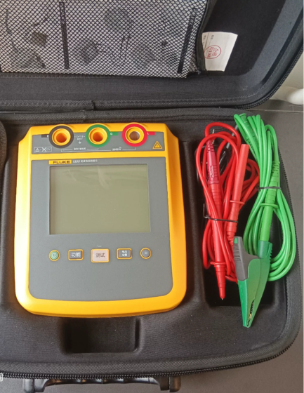 Fluke 1535 Insulation Resistance Tester