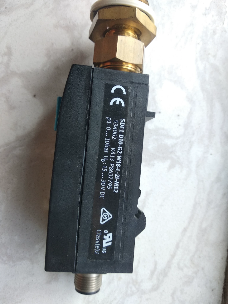 FESTO SDE1-D10-G2-W18-L-21-M12 Pressure Sensor