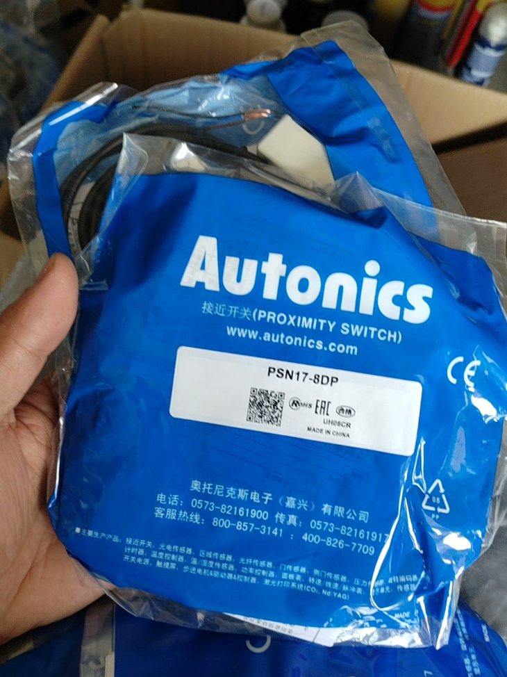 Autonics PSN17-8DP Square-type Inductive Proximity Switch