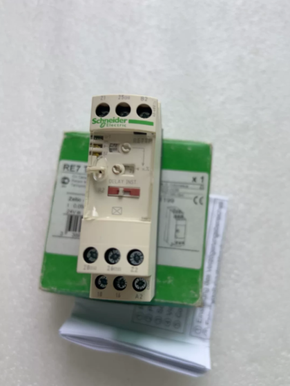 Schneider RE7TP13BU On‑Delay Timing Relay