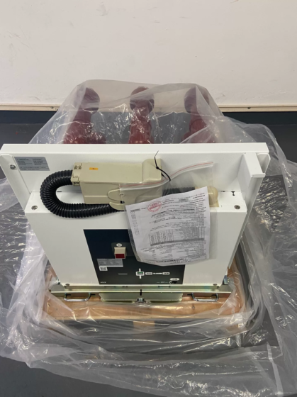 Schneider HVX12‑25‑06E150 Vacuum Circuit‑Breaker