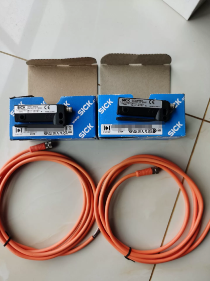 SICK WFS3‑40N415 Label Sensor Order No.: 6043920 Application: Labeling machines, label dispensers; detecting labels, label gaps, transparent labels, double‑label prevention. Infrared fork‑type label photo‑electric sensor