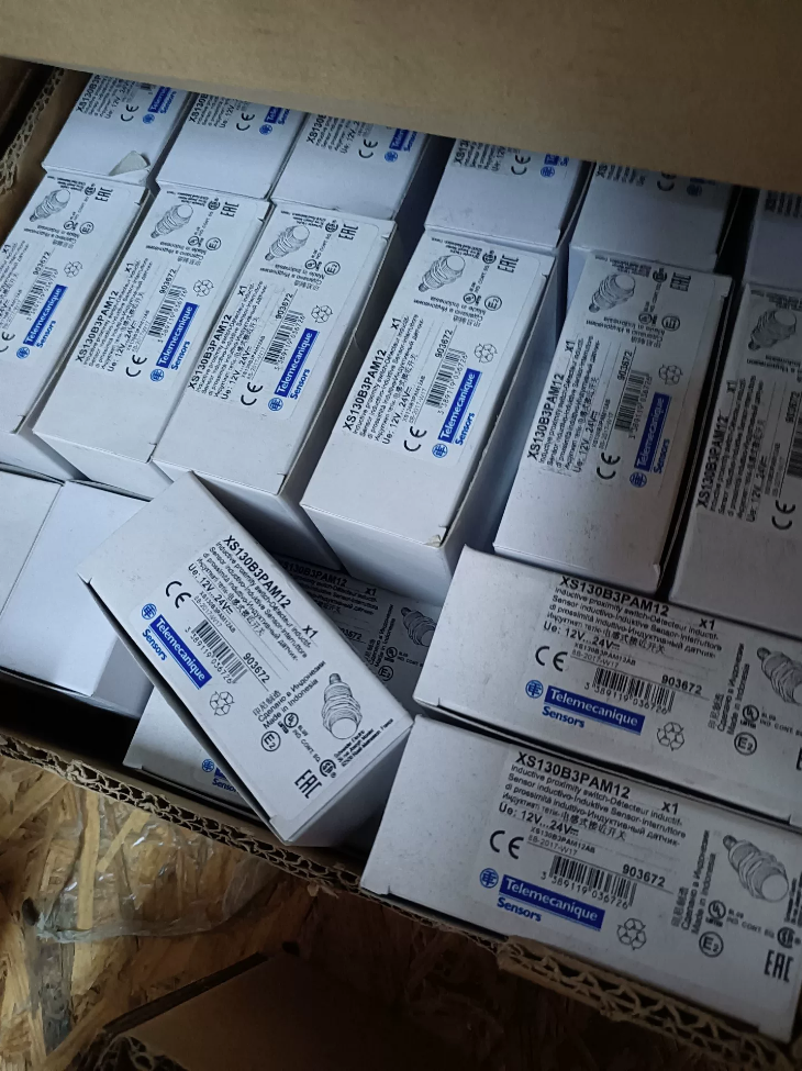 Telemecanique XS130B3PAM12 Inductive Proximity Sensor