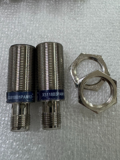 XS118B3PAM12 (Telemecanique) 誘導型近接センサー XS118B3PAM12 (Telemecanique) Inductive Proximity Sensor