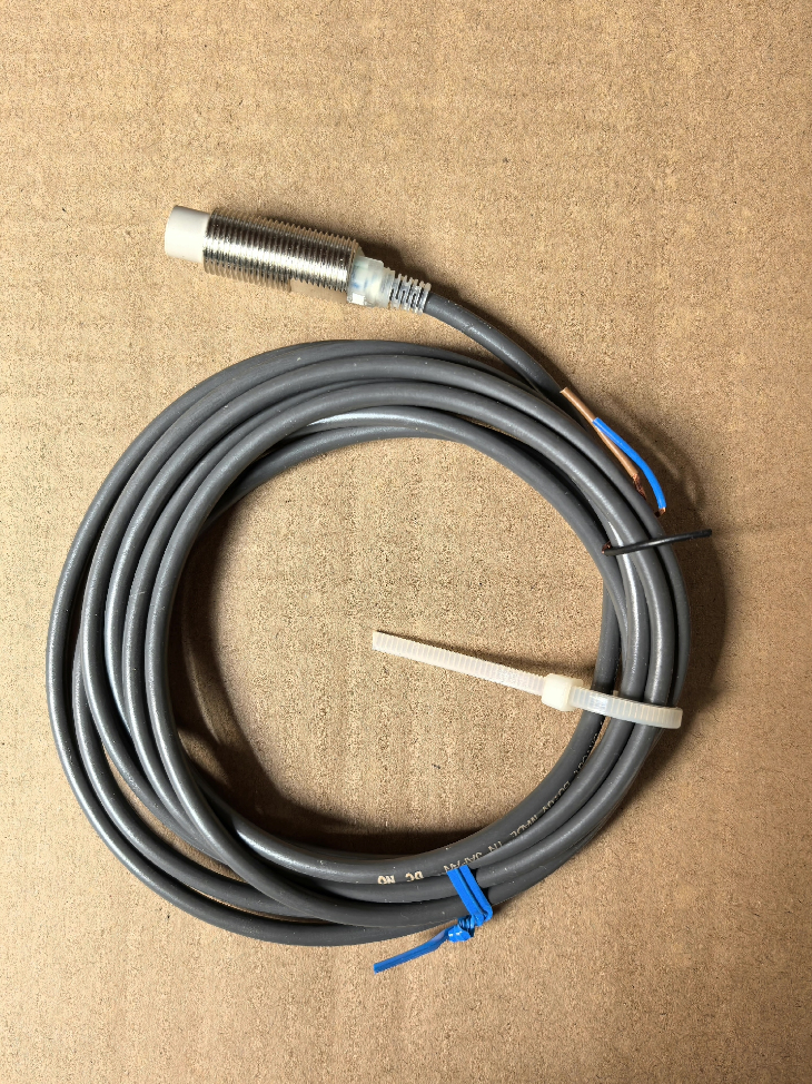 Omron E2E-X5ME1 Inductive Proximity Sensor