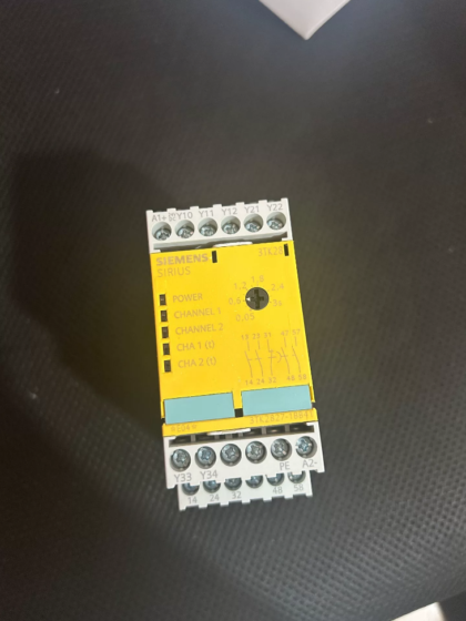 Siemens 3TK2827-1BB41|SIRIUS Safety Relay Status: توقف (موسوعة الحياة). It belongs to the legacy 3TK28 series of basic safety units. 24 إمدادات العاصمة الخامس, محطات المسمار, monitored start, adjustable off-delay 0.05~3 s Siemens 3TK2827-1BB41|SIRIUS Safety Relay Status: Discontinued (EOL). It belongs to the legacy 3TK28 series of basic safety units. 24 V DC supply, screw terminals, monitored start, adjustable off-delay 0.05~3 s