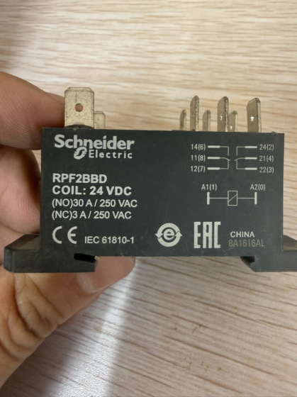 Schneider RPF2BBD High-Current Plug-in Power Relay