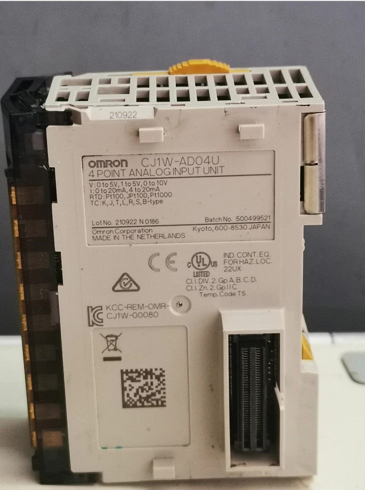 OMRON CJ1W-AD04U Analog Input Module