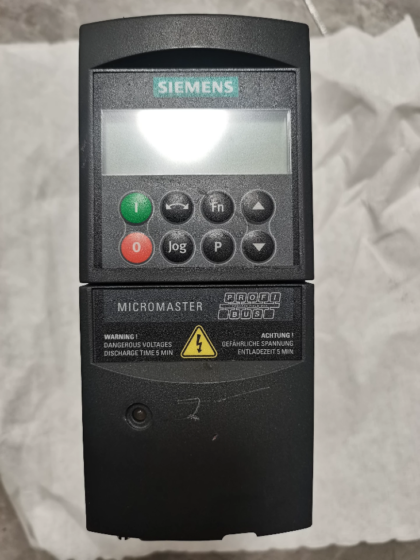 Siemens 6SE6440-2UC15-5AA1 Universal Frequency Inverter