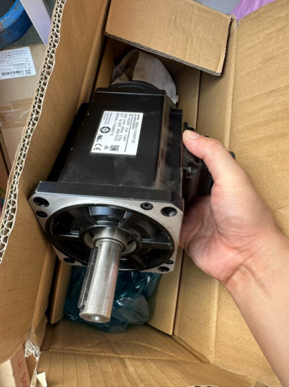 OMRON 1S Servo Motor R88M-1L1K030T-S2