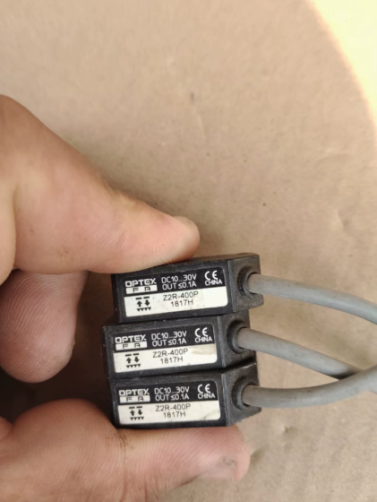 OPTEX Z2R-400N Retro-reflective Photoelectric Sensor